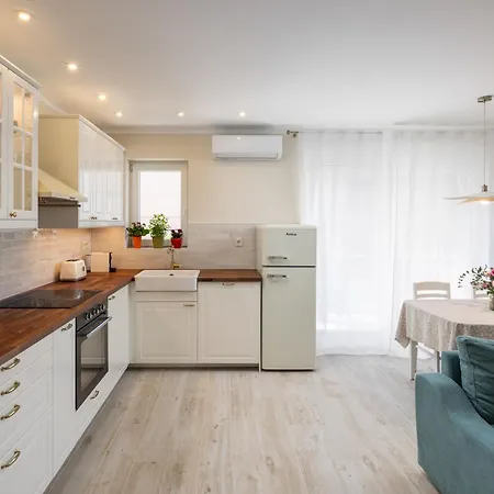 Stanza Palmis The Urban Retreat Apartment